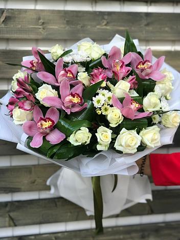 Букет цветов из: Розы и Хризантемы в Усть-Ишиме