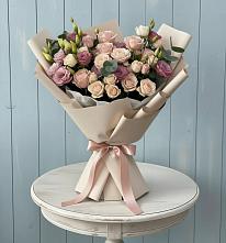 Букет цветов из:  Розы и Лизиантусы в Усть-Ишиме