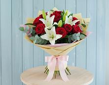 Букет цветов из:  Лилии и Розы в Усть-Ишиме
