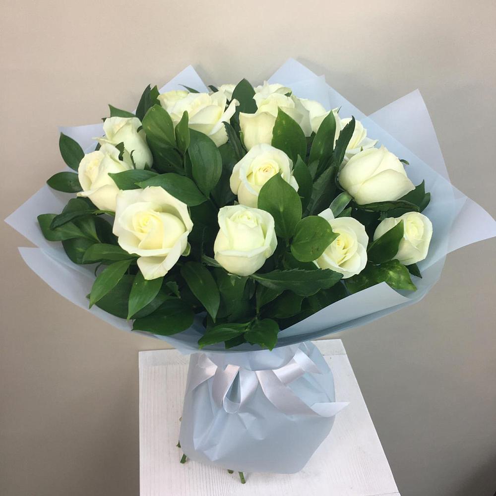 Букет 15 Белых роз Проуд в Усть-Ишиме