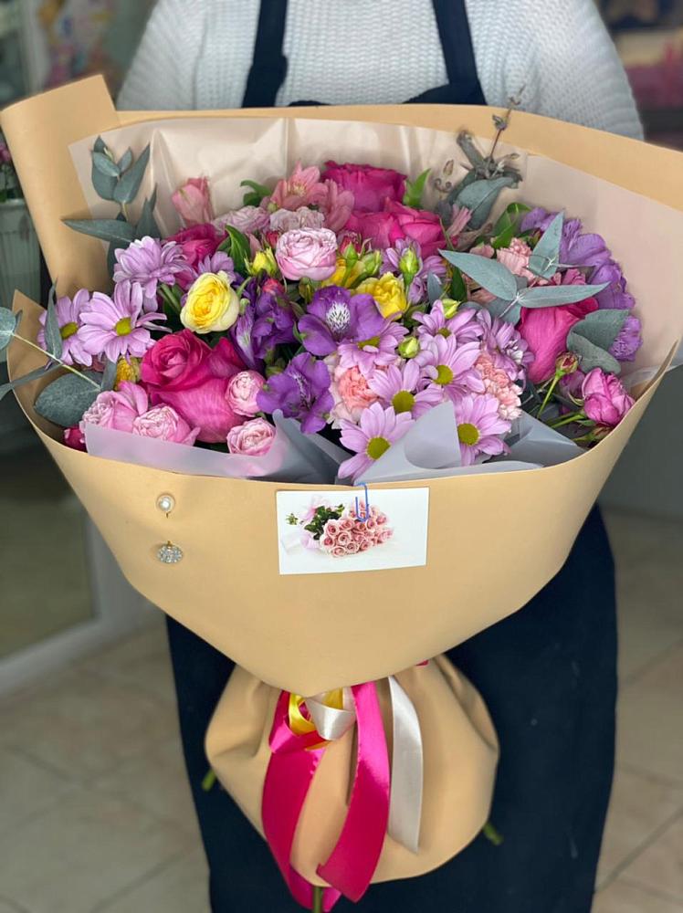 Букет цветов из: Хризантемы, Гвоздики и Альстромерии в Усть-Ишиме