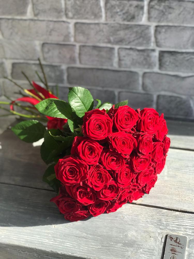 Букет Красные розы Фридом в Усть-Ишиме
