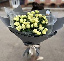 Букет Белые кустовые розы Солинеро в Усть-Ишиме