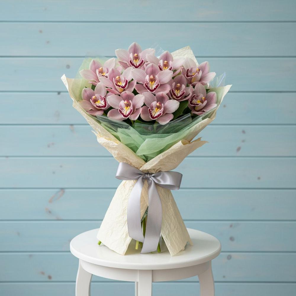 Букет цветов из: Орхидеи и Розы в Усть-Ишиме