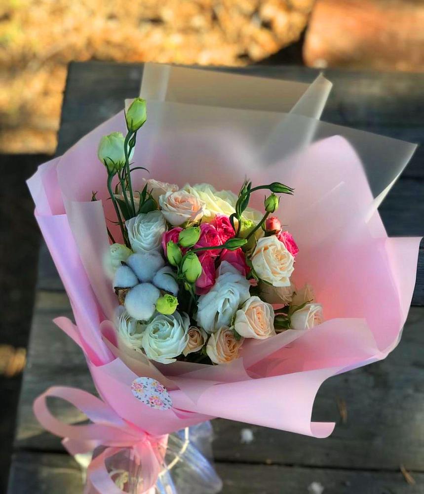 Букет цветов из: Розы и Лизиантусы в Усть-Ишиме