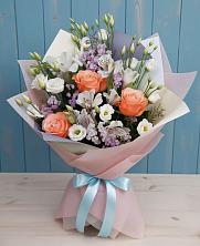 Букет цветов из:  Лизиантусы, Розы, Альстромерии и Гипсофила в Усть-Ишиме