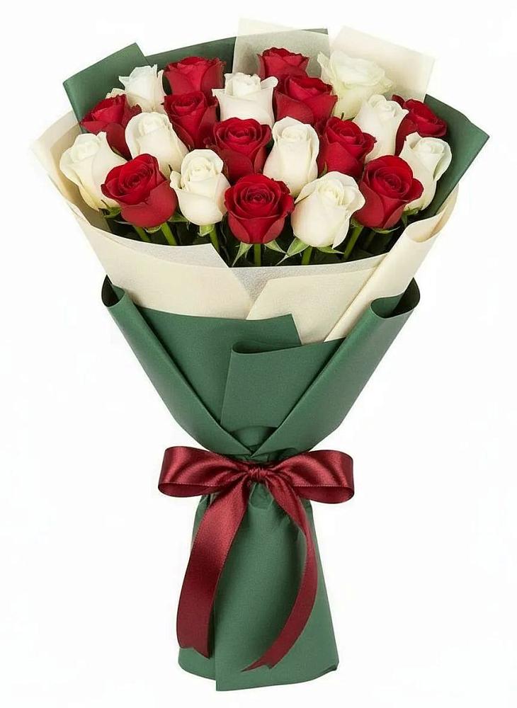 Букет Микс из красных и белых роз в Усть-Ишиме