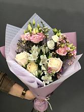 Букет цветов из:  Альстромерии, Розы и Лизиантусы в Усть-Ишиме