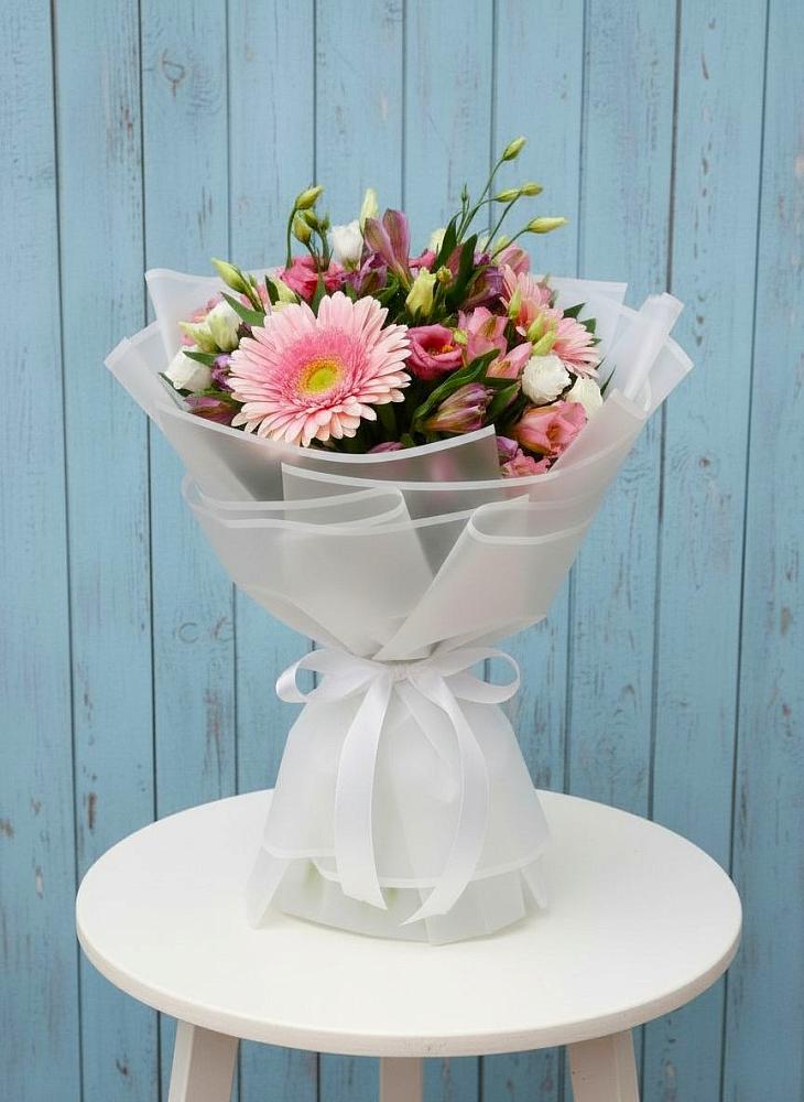 Букет цветов из: Герберы, Альстромерии и Лизиантусы в Усть-Ишиме