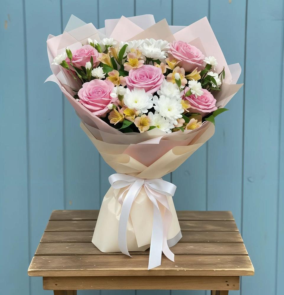 Букет цветов из: Гвоздики, Орхидеи и Розы в Усть-Ишиме