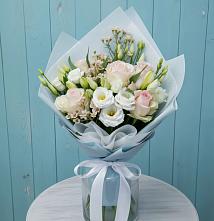 Букет цветов из:  Розы и Лизиантусы в Усть-Ишиме