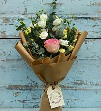 Букет цветов из:  Розы и Лизиантусы в Усть-Ишиме